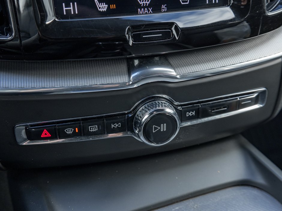 2020 Volvo XC60 T6 AWD Inscription  NEW TIRES  LOW KM  CPO-16