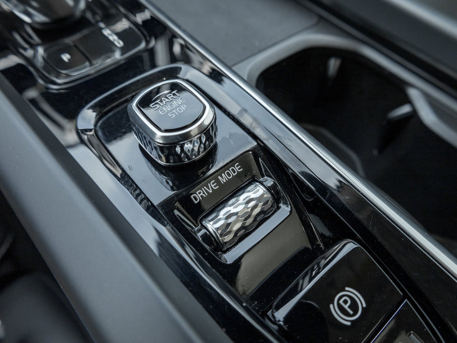Volvo XC60 Recharge T8 eAWD PHEV INSCRIPTION  CPO  H KARDON 2021-20