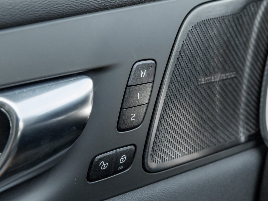 Volvo XC60 Recharge T8 eAWD PHEV INSCRIPTION  CPO  H KARDON 2021-16