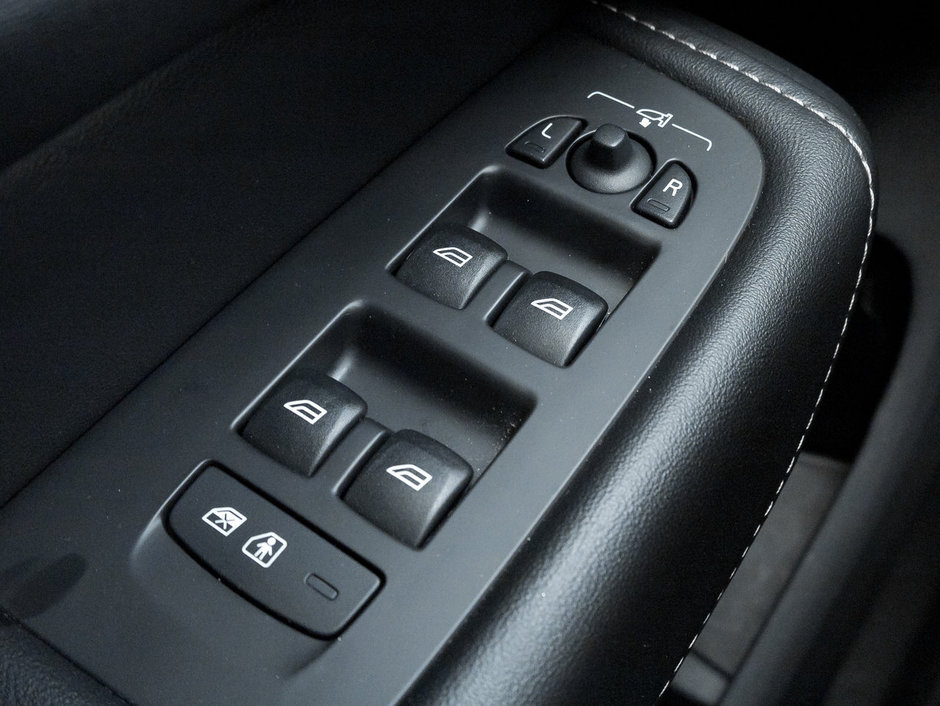Volvo XC60 Recharge T8 eAWD PHEV INSCRIPTION  CPO  H KARDON 2021-15