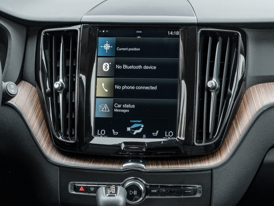 2021 Volvo XC60 T6 AWD Momentum NEW TIRES CPO-22