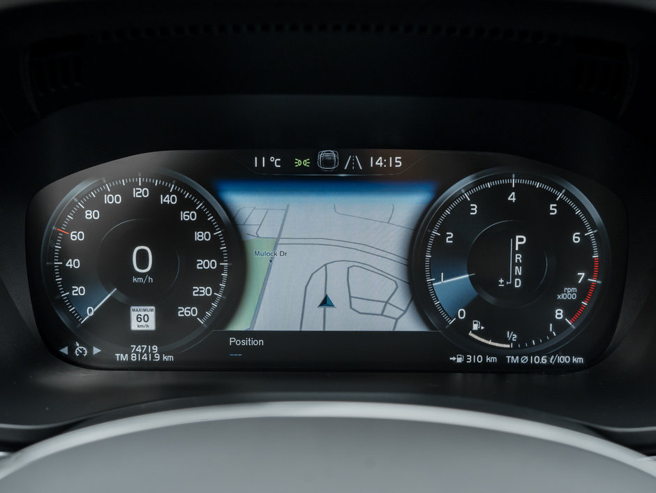 2021 Volvo XC60 T6 AWD Momentum NEW TIRES CPO-8