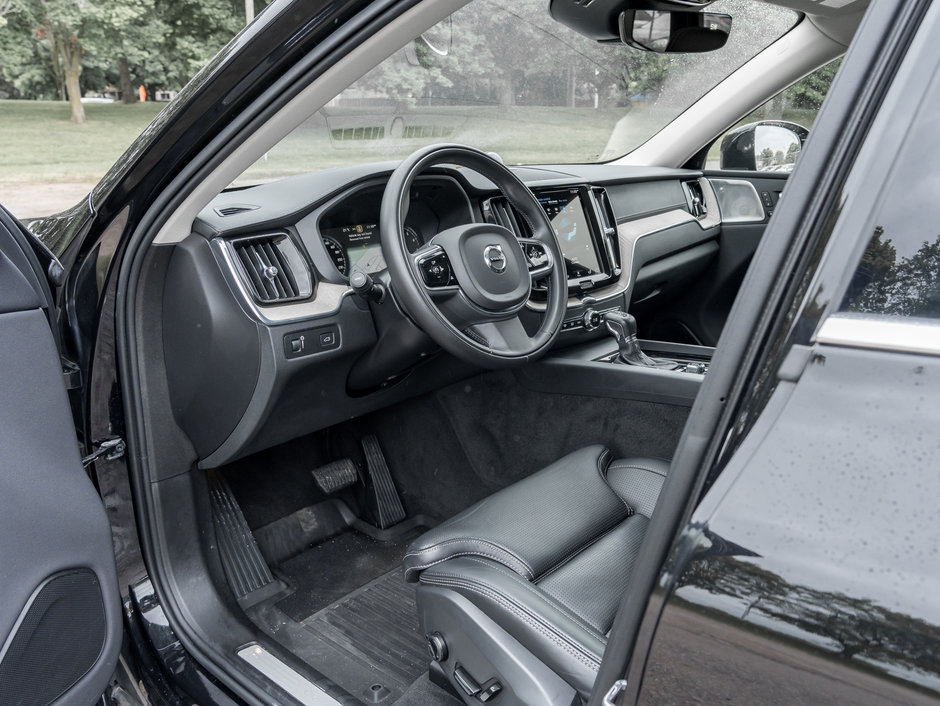 Volvo XC60 T6 AWD Inscription BOWERS&WILKINS  CPO  NEW TIRES 2021-6