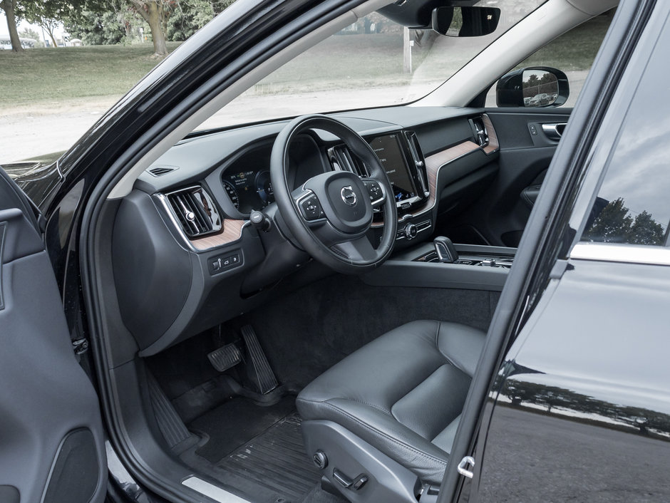 Volvo XC60 Recharge T8 eAWD PHEV  ADVANCED  PREMIUM  CPO 2021-7