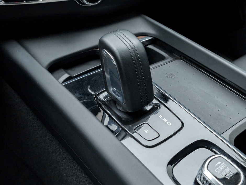 Volvo XC60 Recharge T8 eAWD PHEV  ADVANCED  PREMIUM  CPO 2021-18