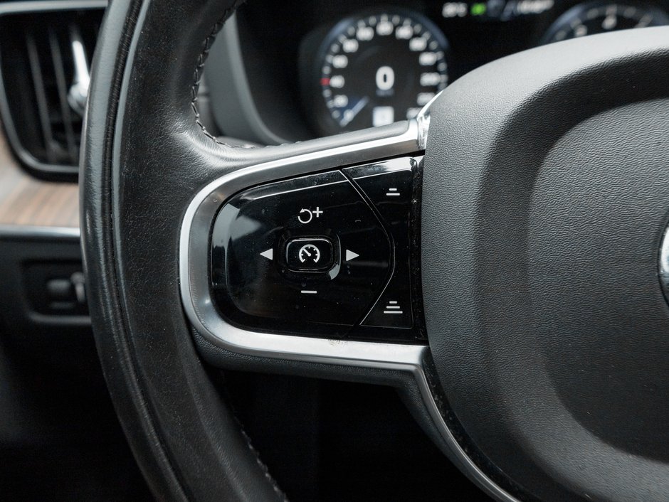 2021 Volvo XC60 T6 AWD Inscription  VOLVO CPO-8