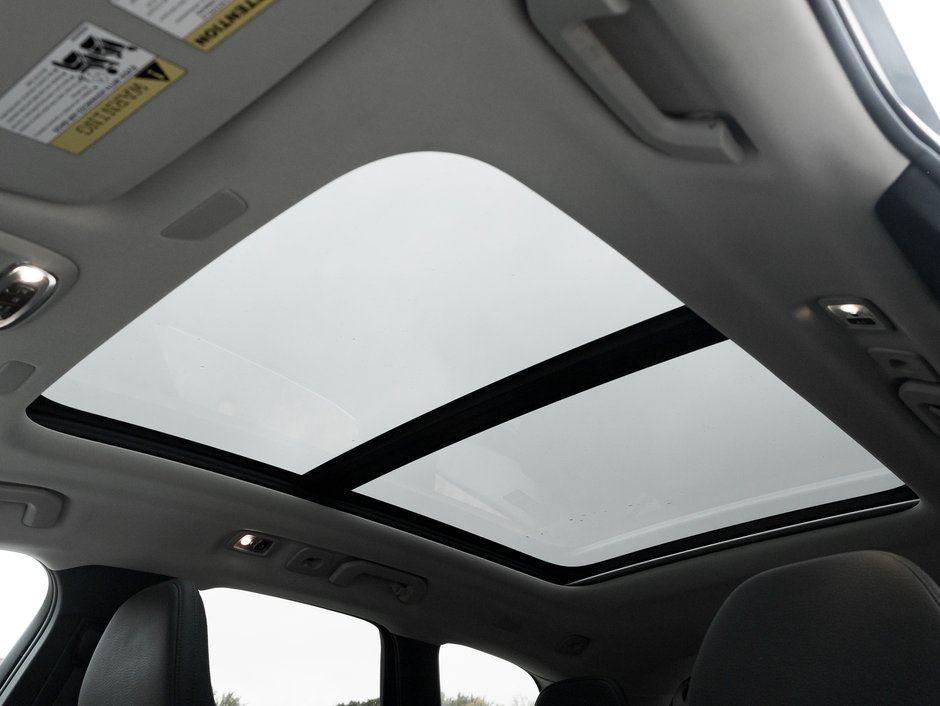 2021 Volvo XC60 Recharge T8 eAWD PHEV Inscription Expression-18