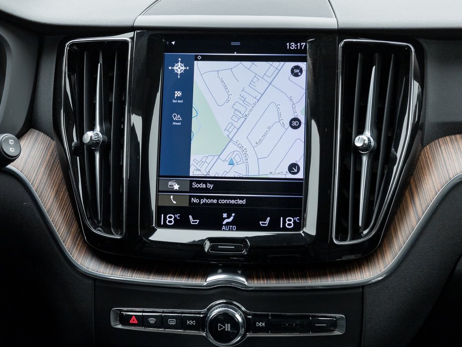 2021 Volvo XC60 Recharge T8 eAWD PHEV Inscription Expression-23