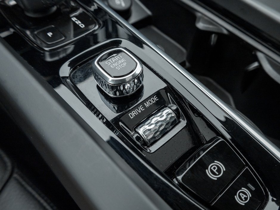 2021 Volvo XC60 Recharge T8 eAWD PHEV Inscription Expression-15