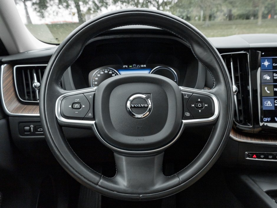 2021 Volvo XC60 Recharge T8 eAWD PHEV Inscription Expression-8