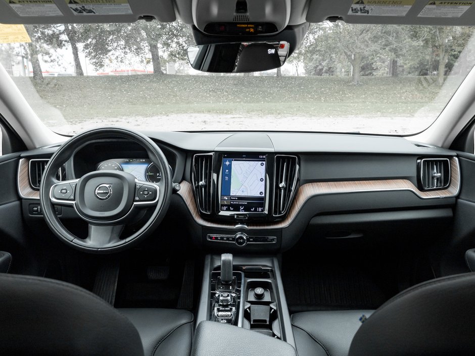 2021 Volvo XC60 Recharge T8 eAWD PHEV Inscription Expression-22