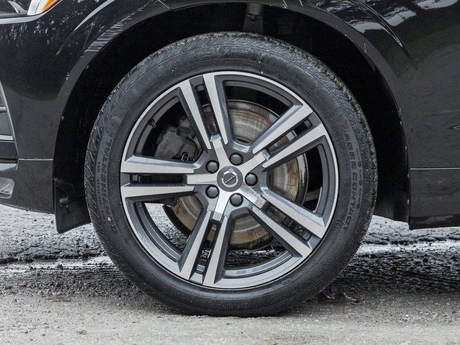 Volvo XC60 T6 AWD Momentum CPO  NEW BRAKES  20 ALLOY WHEEL 2021-3