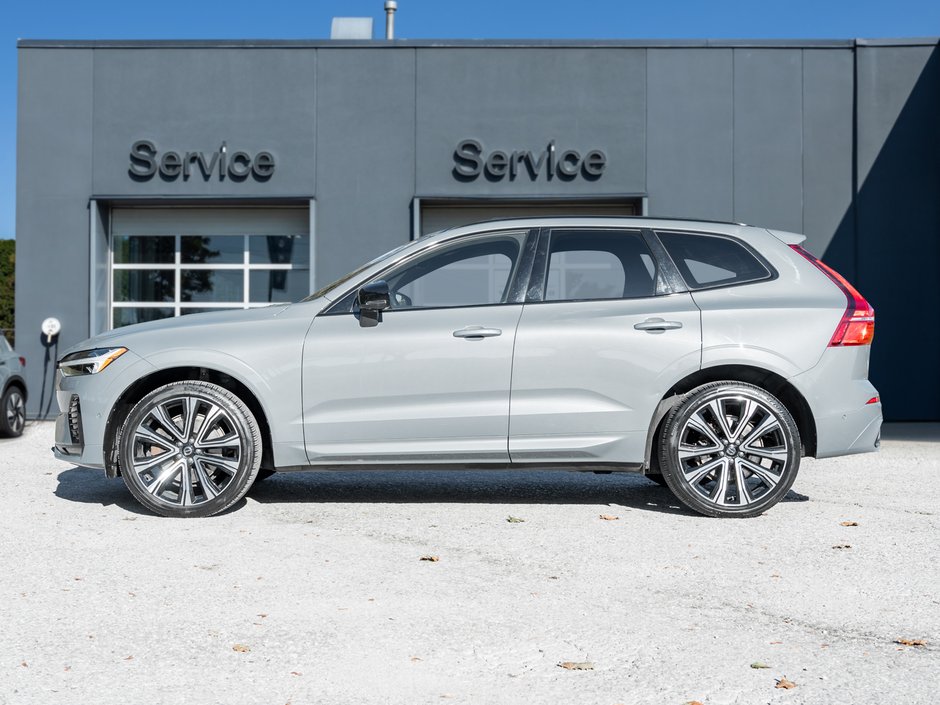 2022 Volvo XC60 B6 AWD R-Design  21WHEELS  HARMAN KARDON  LOW KM-2
