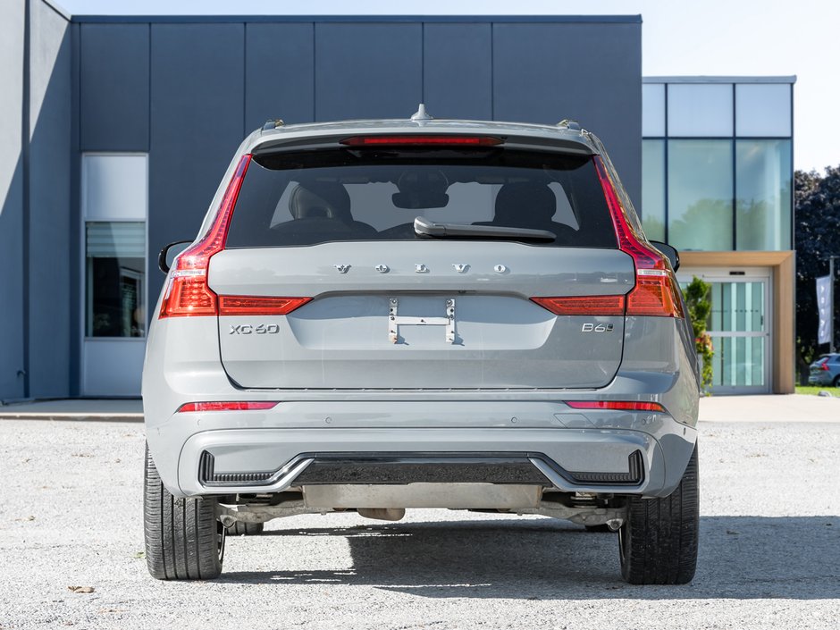 2022 Volvo XC60 B6 AWD R-Design  21WHEELS  HARMAN KARDON  LOW KM-5