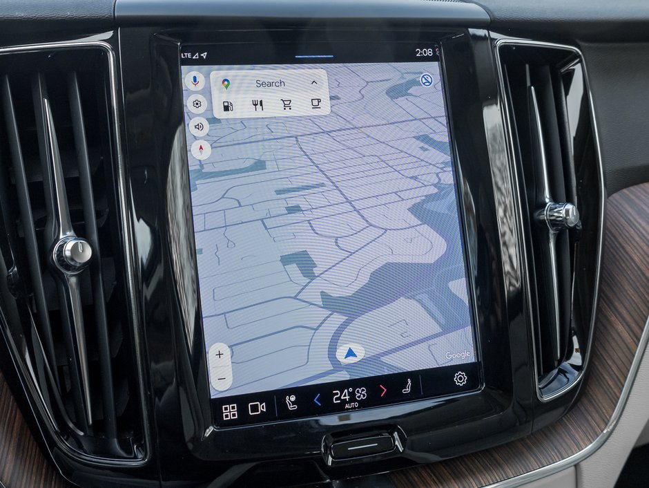 2022 Volvo XC60 B6 AWD Momentum  19 ALLOY WHEEL  CPO  DENIM BLUE-9