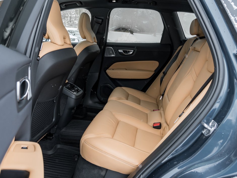 Volvo XC60 B6 AWD Inscription  BOWERS&WILKINS  20 WHEEL  CPO 2022-23