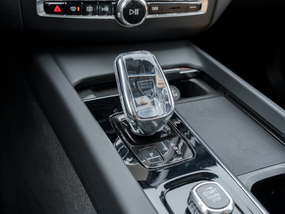 Volvo XC60 B6 AWD Inscription  BOWERS&WILKINS  20 WHEEL  CPO 2022-16