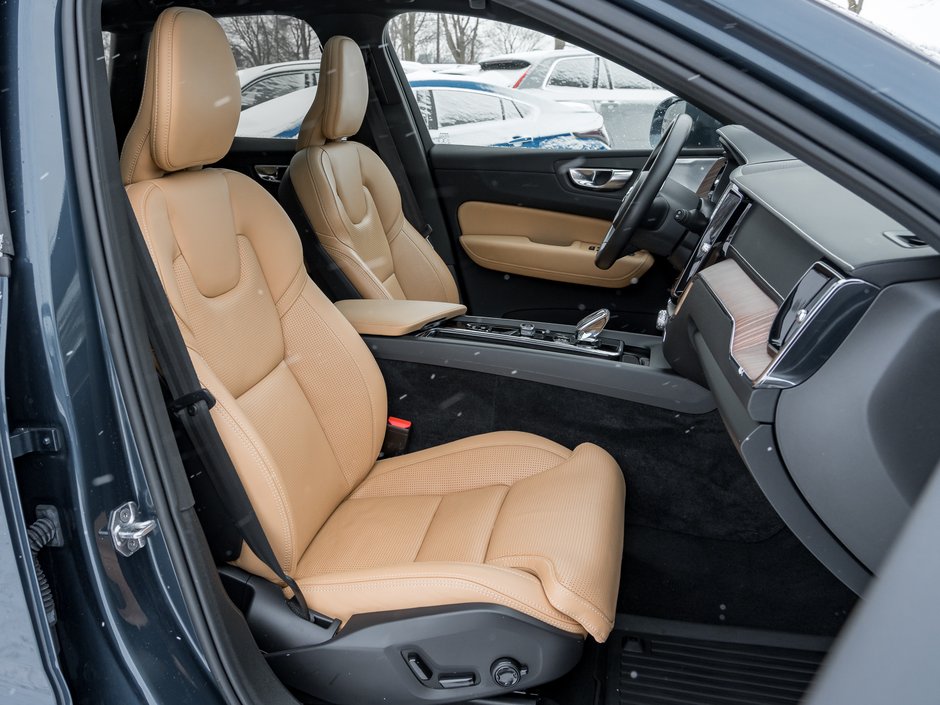 Volvo XC60 B6 AWD Inscription  BOWERS&WILKINS  20 WHEEL  CPO 2022-22