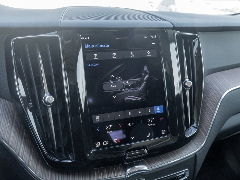 Volvo XC60 B6 AWD Momentum  ULTRA LOW KM  ONE OWNER  TRADE IN 2022-17