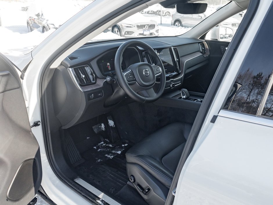 Volvo XC60 B6 AWD Momentum  ULTRA LOW KM  ONE OWNER  TRADE IN 2022-6