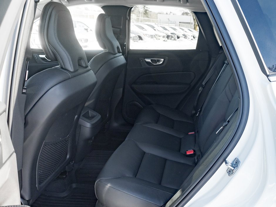 Volvo XC60 B6 AWD Momentum  ULTRA LOW KM  ONE OWNER  TRADE IN 2022-20