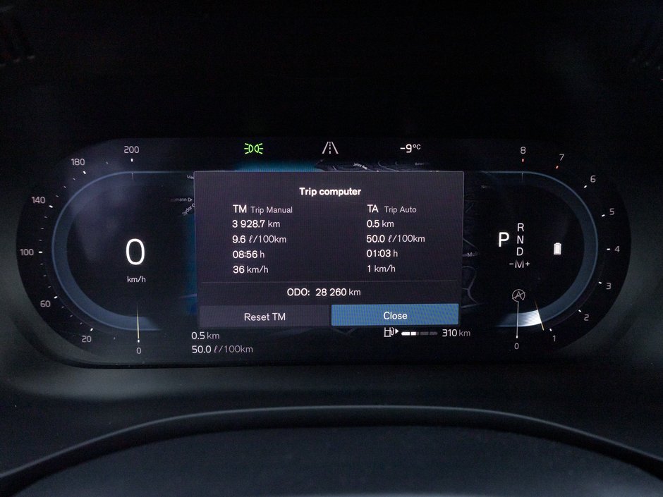 Volvo XC60 B6 AWD Momentum  ULTRA LOW KM  ONE OWNER  TRADE IN 2022-9