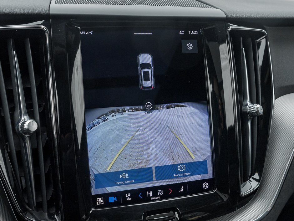 2022 Volvo XC60 B6 AWD R-Design  BOWER & WILKINS  21 ALLOY WHEEL-12