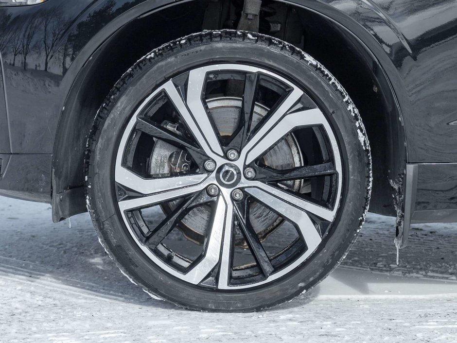 2022 Volvo XC60 R-Design-3