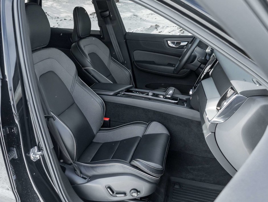 2022 Volvo XC60 R-Design-20
