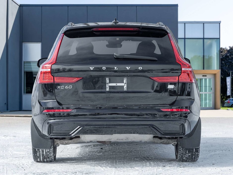 2022 Volvo XC60 R-Design-4