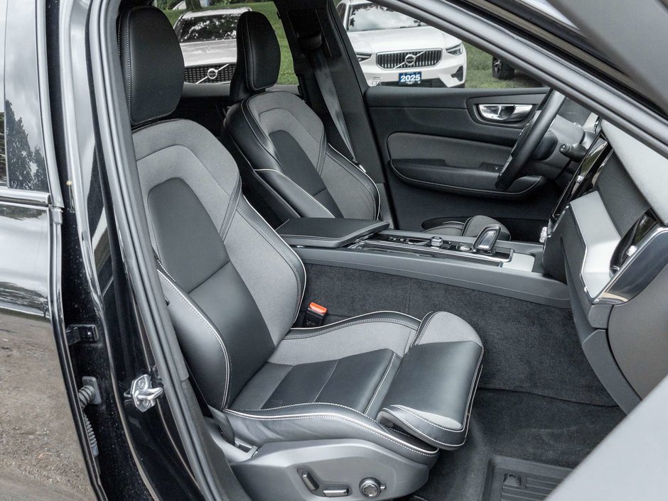 2022 Volvo XC60 R-Design-24