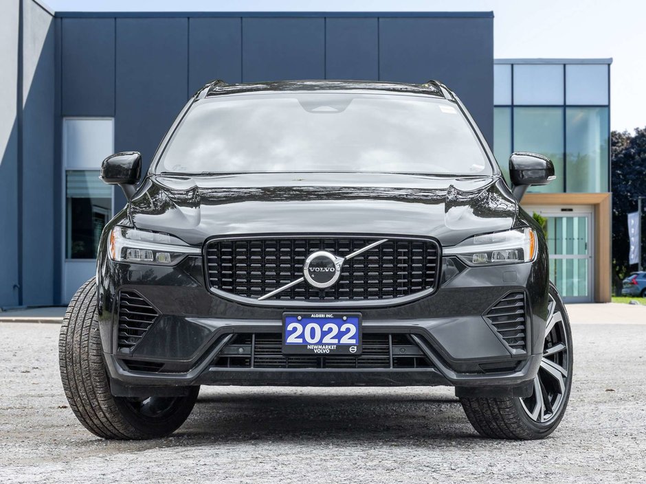 2022 Volvo XC60 R-Design-1