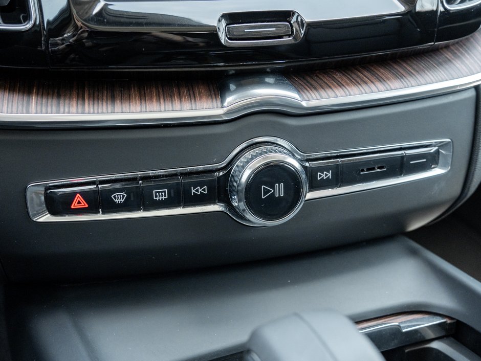 Volvo XC60 B5 AWD Momentum LOW KM  CPO FINANCE RATE fr 3.49%* 2022-16