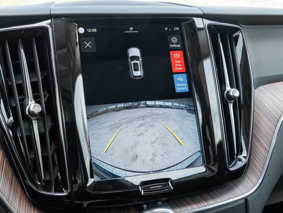 Volvo XC60 B5 AWD Momentum LOW KM  CPO FINANCE RATE fr 3.49%* 2022-11