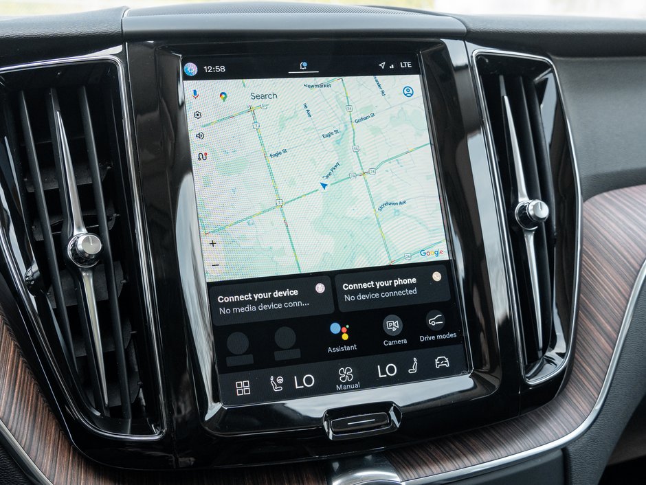 Volvo XC60 B5 AWD Momentum LOW KM  CPO FINANCE RATE fr 3.49%* 2022-10