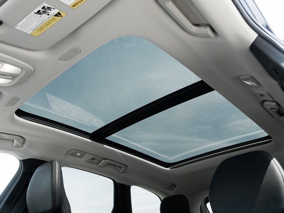 Volvo XC60 B5 AWD Momentum LOW KM  CPO FINANCE RATE fr 3.49%* 2022-18