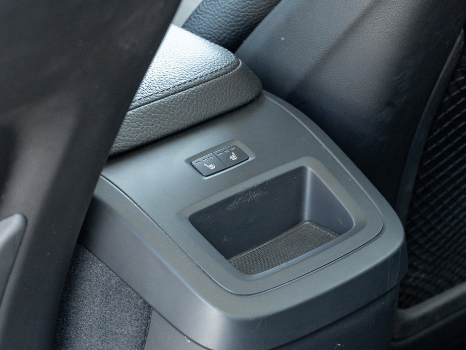 Volvo XC60 B5 AWD Momentum LOW KM  CPO FINANCE RATE fr 3.49%* 2022-21