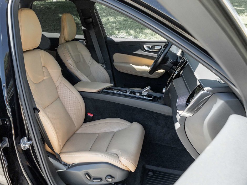 2022 Volvo XC60 Inscription-25