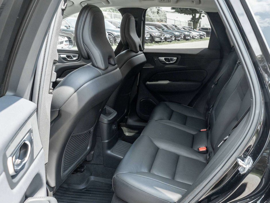 2022 Volvo XC60 Inscription Expression-25