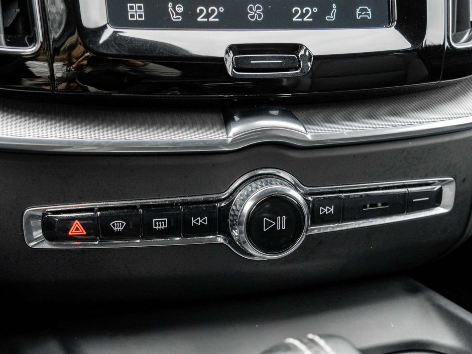 2022 Volvo XC60 R-Design-19