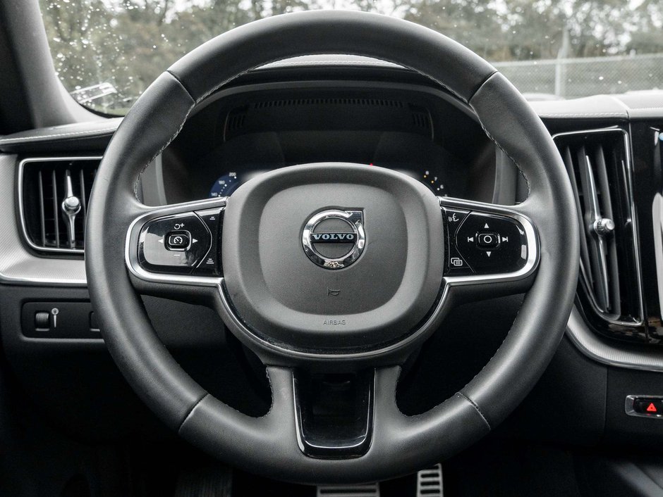 2022 Volvo XC60 R-Design-8