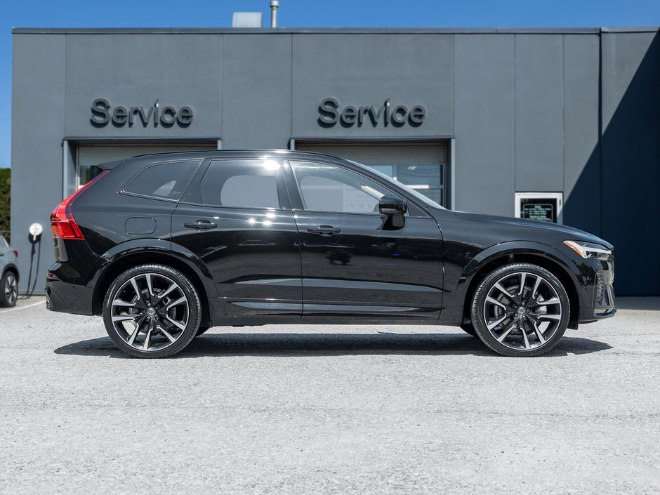 Volvo XC60 B6AWD Ultimate Dark Theme POLESTAR 22 ALLOY WHEEL 2023-4
