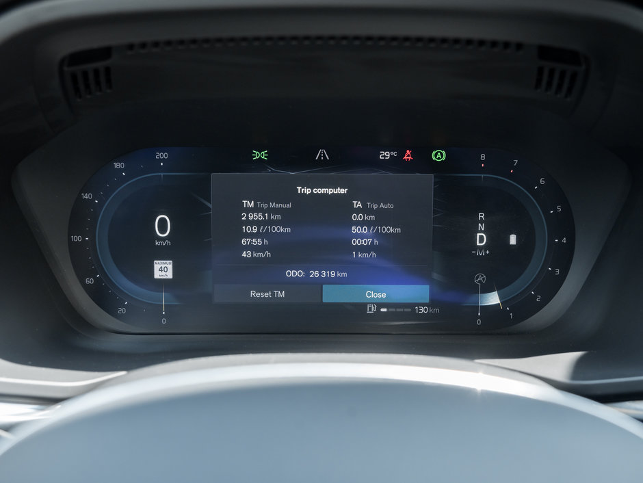 Volvo XC60 B6AWD Ultimate Dark Theme POLESTAR 22 ALLOY WHEEL 2023-9