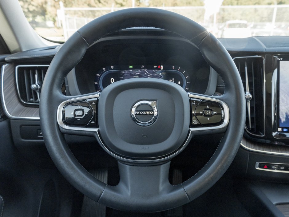 2023 Volvo XC60 B6 AWD Ultimate  LOW MILEAGE  CPO  22 ALLOY WHEEL-7