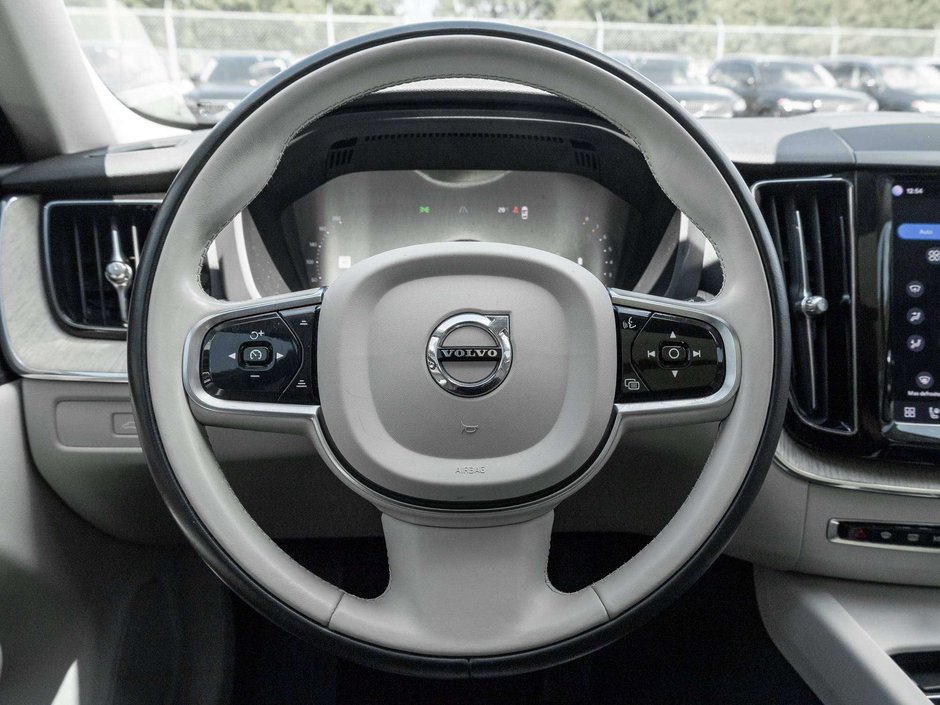 2023 Volvo XC60 Plus Bright Theme-7