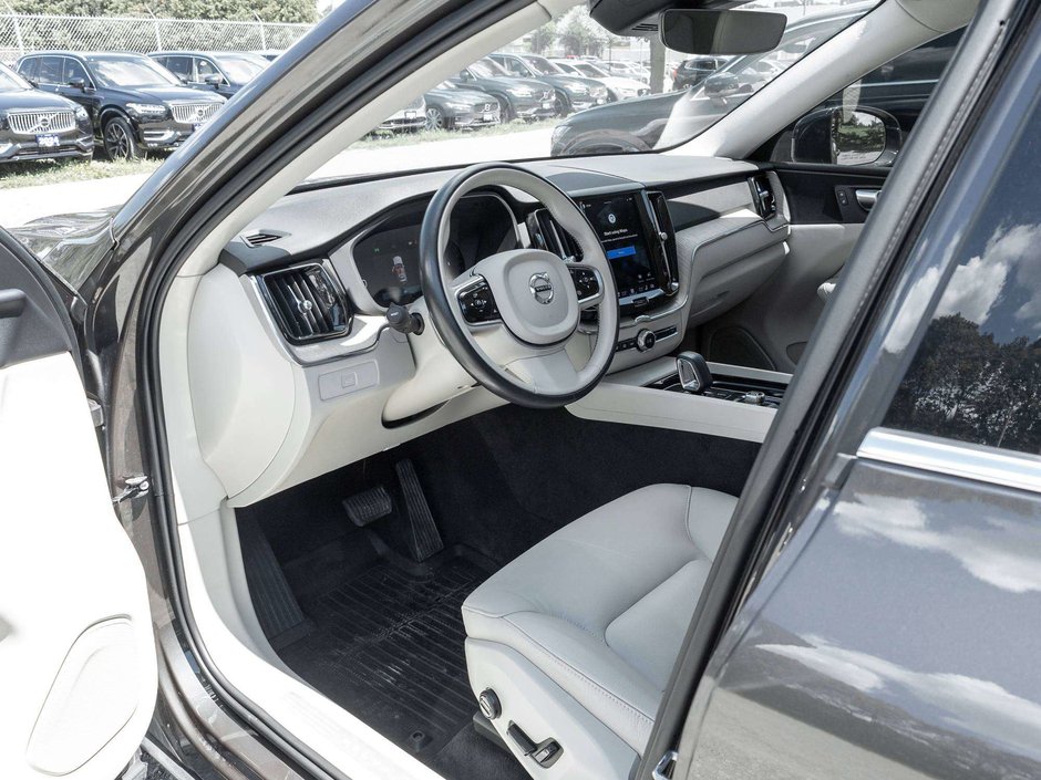 2023 Volvo XC60 Plus Bright Theme-6
