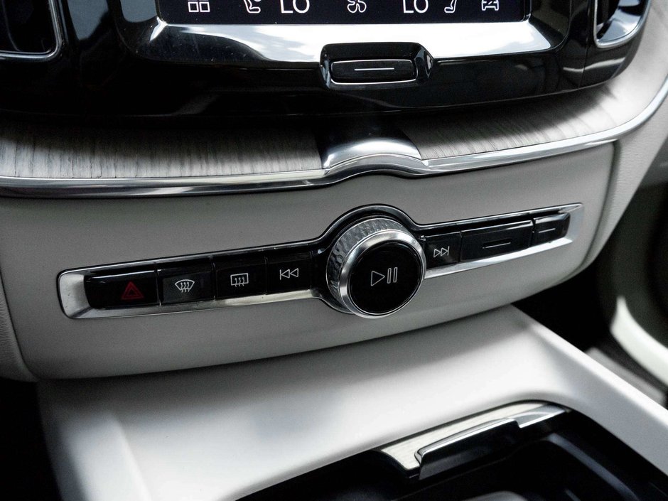 2023 Volvo XC60 Plus Bright Theme-14
