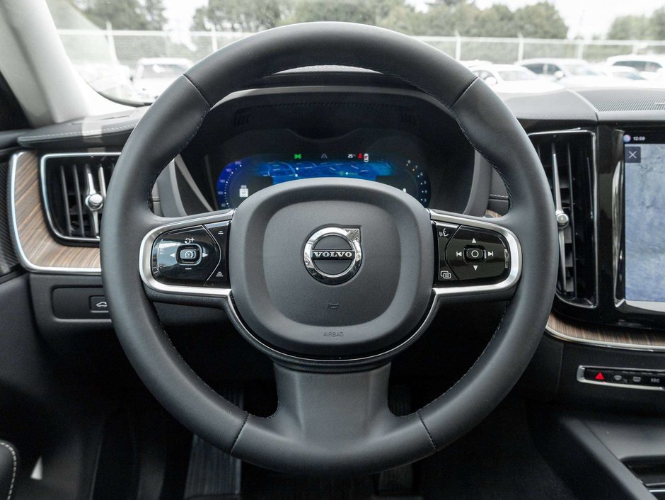 2023 Volvo XC60 Ultimate Bright Theme-7