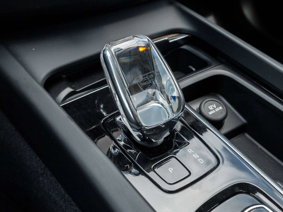 2023 Volvo XC60 Ultimate Bright Theme-17