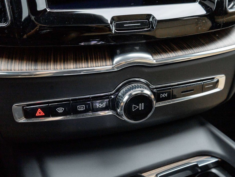 Volvo XC60 ULTIMATE^Low KM^Bowers&Wilkins^Volvo CPO^fr 2.99%* 2023-15